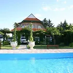 Alojamento de Acomodação e Pequeno-almoço Lorelei Adults Only 4*