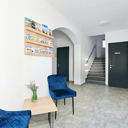 לינה וארוחת בוקר Lorelei Adults Only גיינסדיאס