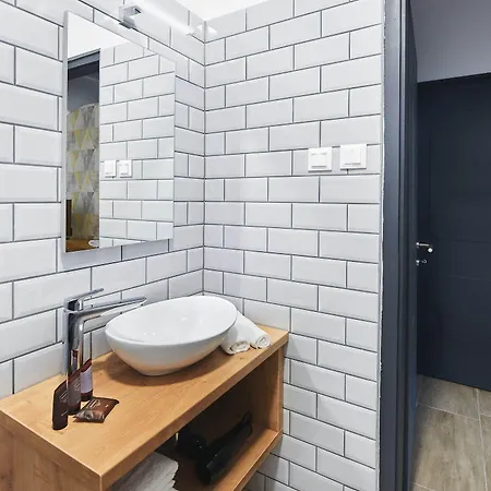 Lorelei Adults Only לינה וארוחת בוקר