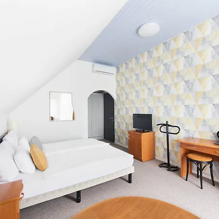 Lorelei Adults Only לינה וארוחת בוקר 4*