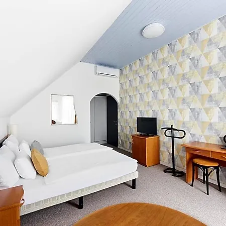 Lorelei Adults Only Bed & Breakfast 4*