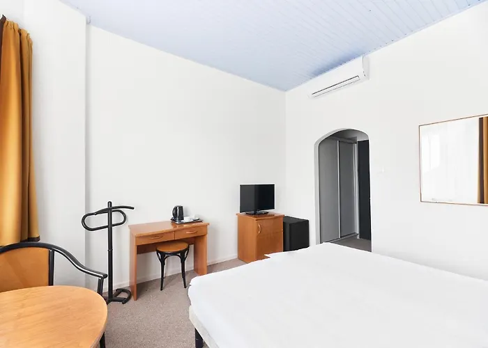 Lorelei Adults Only 4*