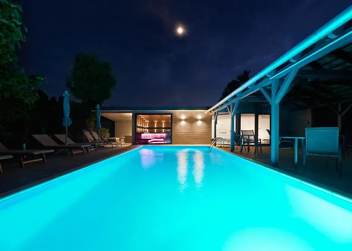 Lorelei Adults Only Gyenesdiás