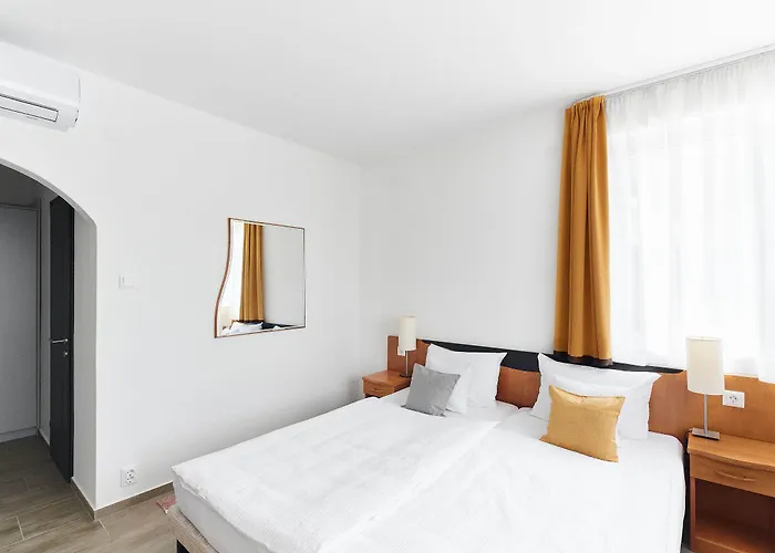 Lorelei Adults Only Gyenesdiás